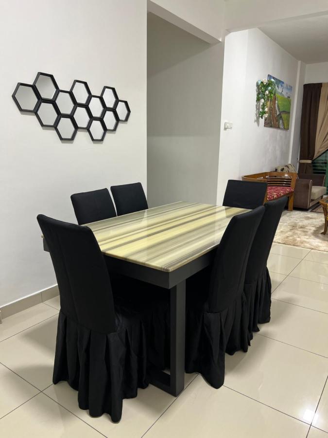 Ilsham Guest House @ Seroja Hills Bbst Sepang Extérieur photo