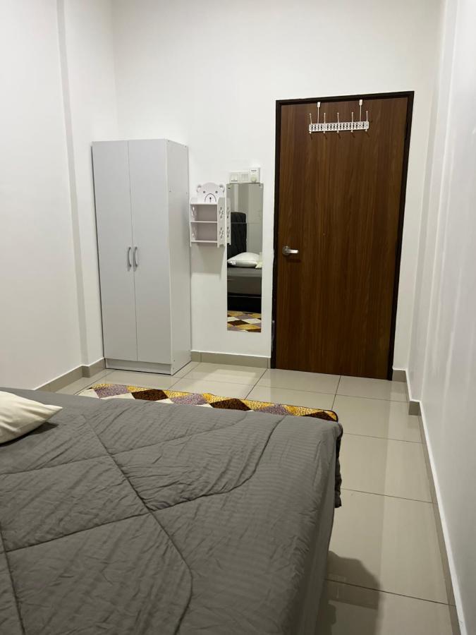 Ilsham Guest House @ Seroja Hills Bbst Sepang Extérieur photo