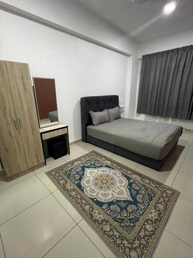 Ilsham Guest House @ Seroja Hills Bbst Sepang Extérieur photo
