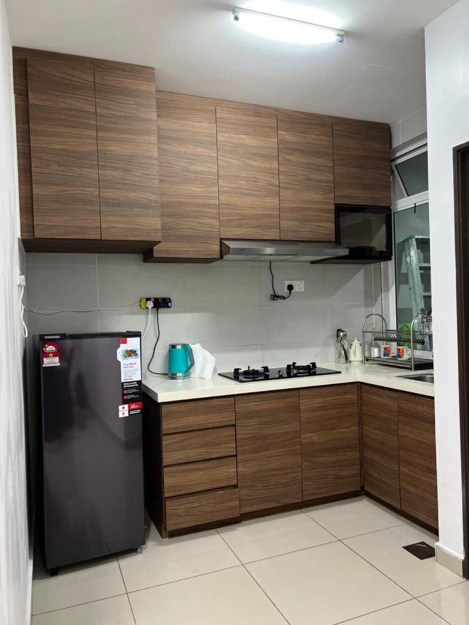 Ilsham Guest House @ Seroja Hills Bbst Sepang Extérieur photo