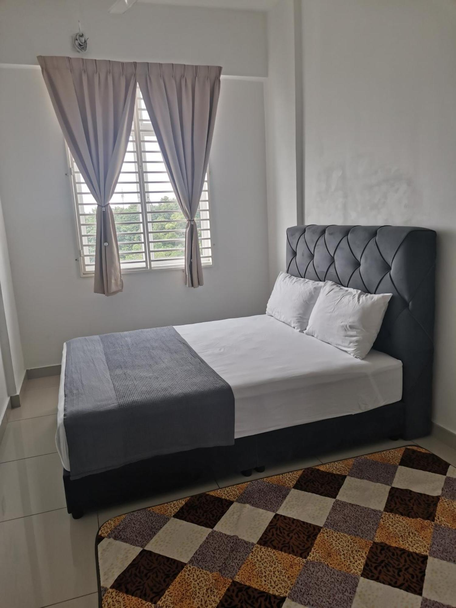 Ilsham Guest House @ Seroja Hills Bbst Sepang Extérieur photo